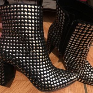 Anila booties